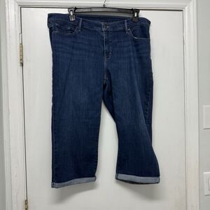 EUC LEVI'S CAPRI, CROPPED LEG FIT WOMENS BLUE JEANS sz20W